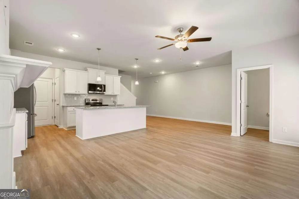 2568 Swan Lake DR Grayson, GA 30017