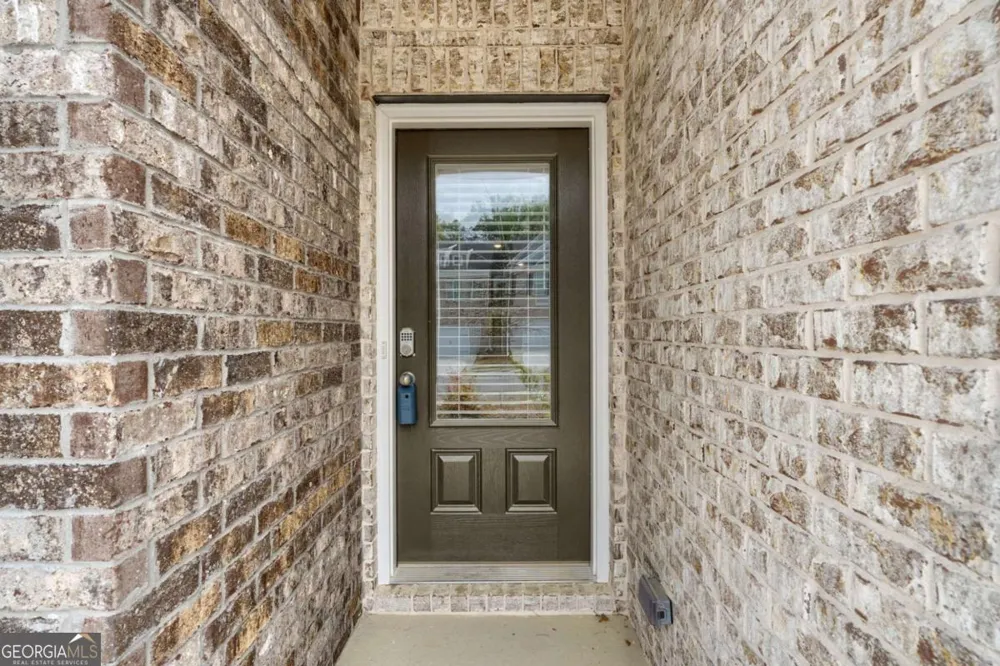 2568 Swan Lake DR Grayson, GA 30017