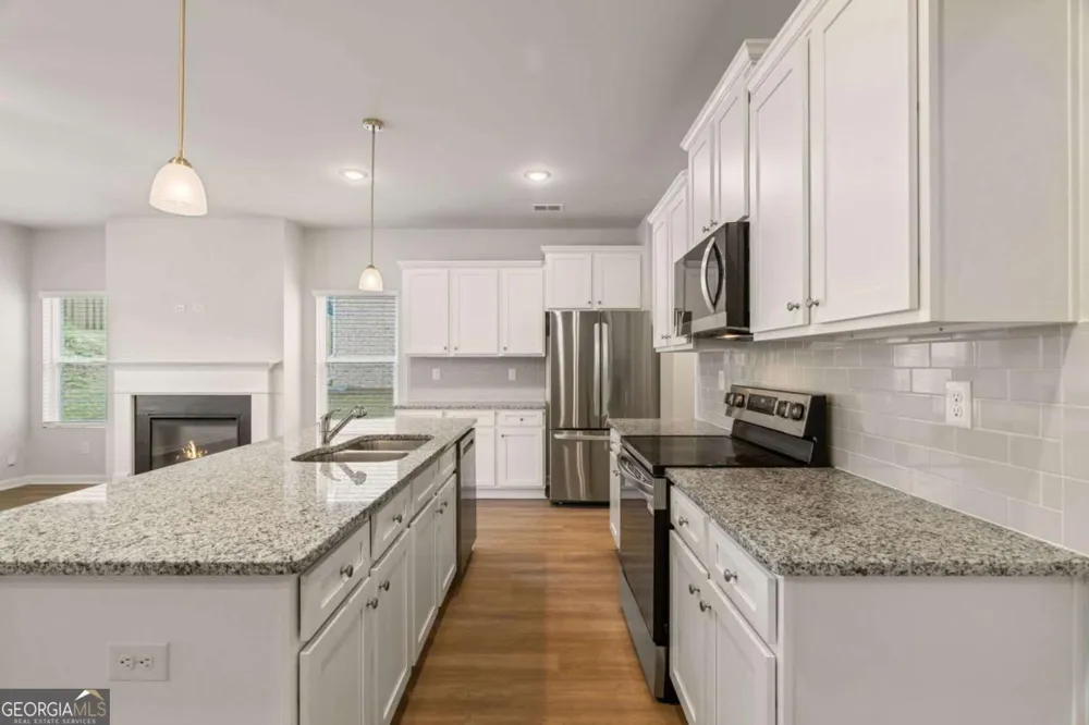 2568 Swan Lake DR Grayson, GA 30017