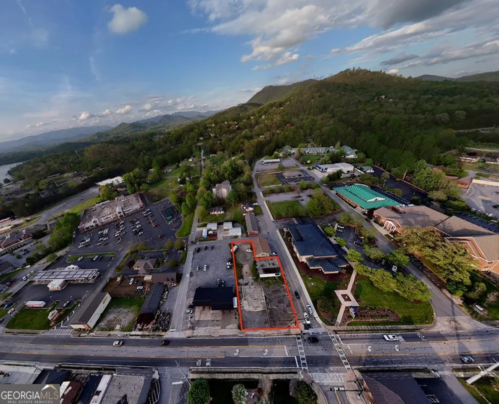 81 River ST Hiawassee, GA 30546