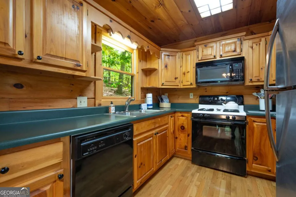 305 Martin XING Cherry Log, GA 30522