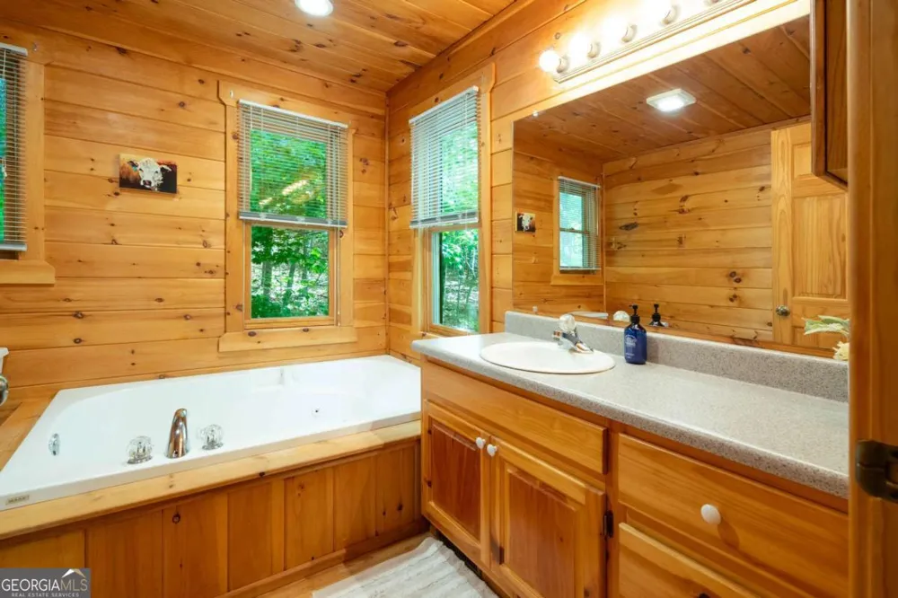 305 Martin XING Cherry Log, GA 30522
