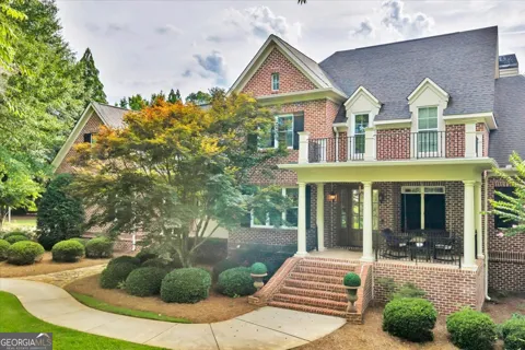 223 Walton Chase