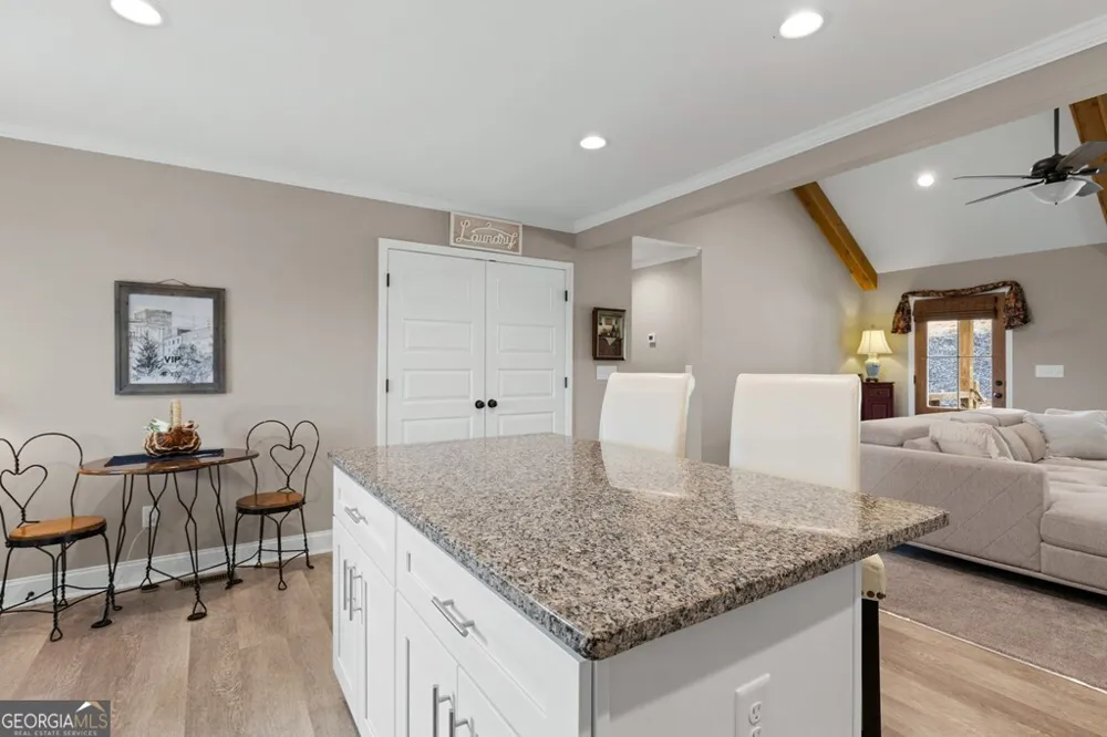 1281 Twisted Oak RD Talking Rock, GA 30175