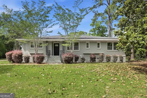 1009 Summit DR