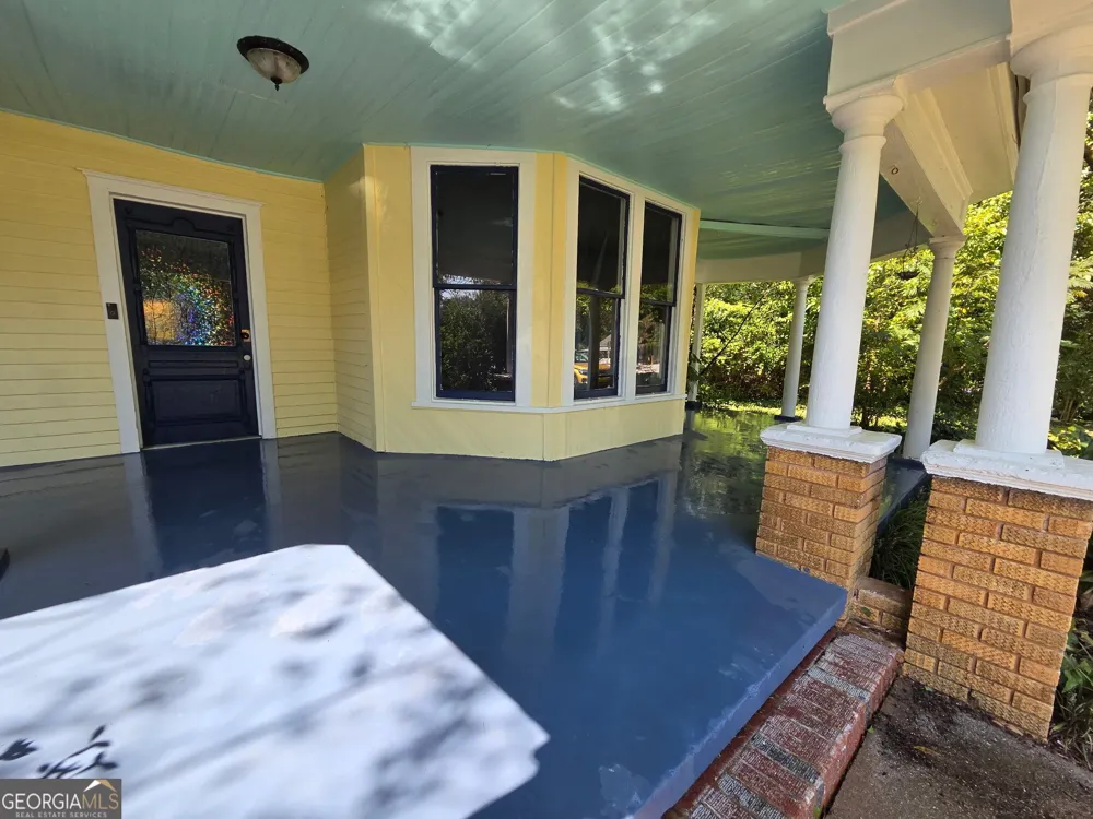 1907 Broad ST Statham, GA 30666