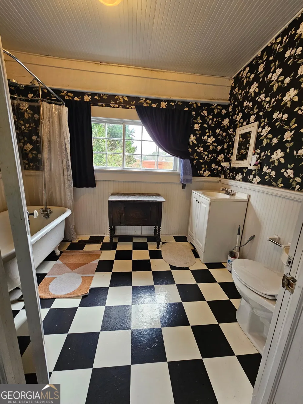 1907 Broad ST Statham, GA 30666