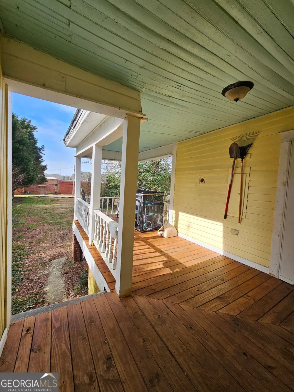 1907 Broad ST Statham, GA 30666