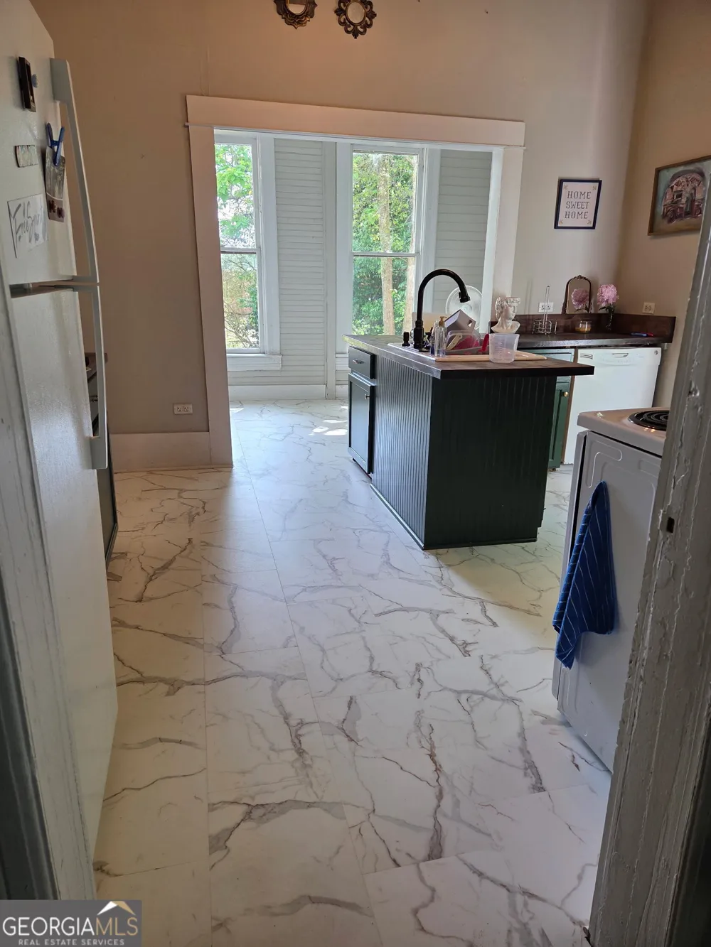 1907 Broad ST Statham, GA 30666