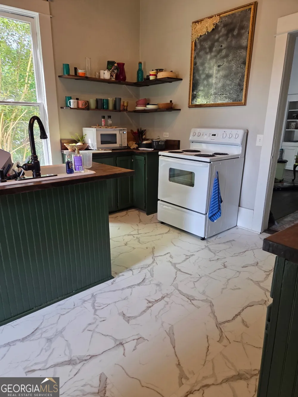 1907 Broad ST Statham, GA 30666