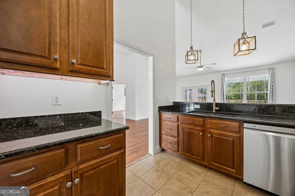 208 Waters Edge DR Kingsland, GA 31548