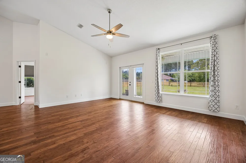 208 Waters Edge DR Kingsland, GA 31548