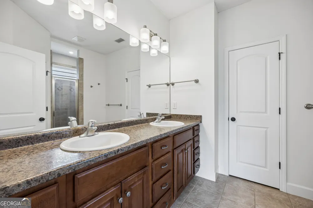 208 Waters Edge DR Kingsland, GA 31548