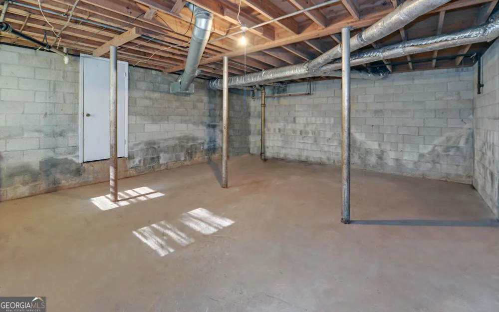586 Collins RD Toccoa, GA 30577