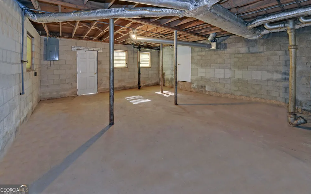 586 Collins RD Toccoa, GA 30577