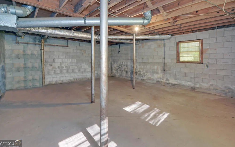 586 Collins RD Toccoa, GA 30577