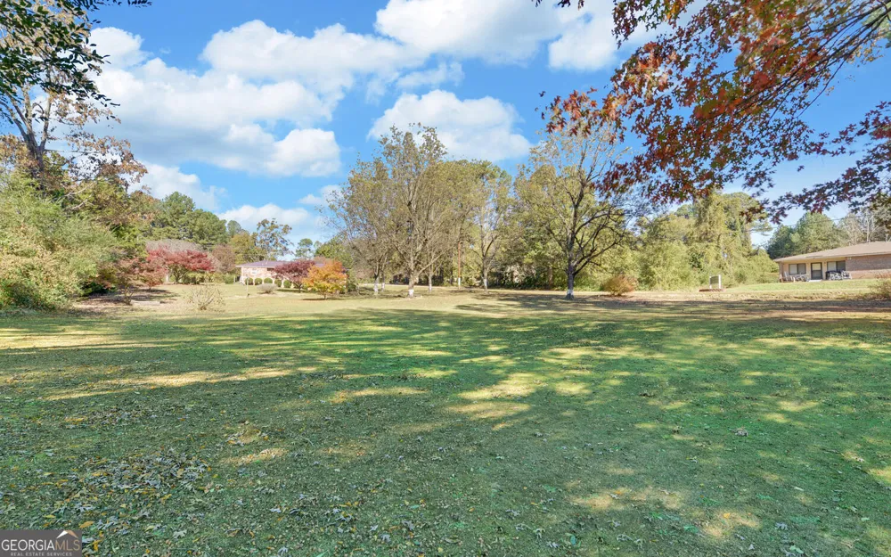 586 Collins RD Toccoa, GA 30577