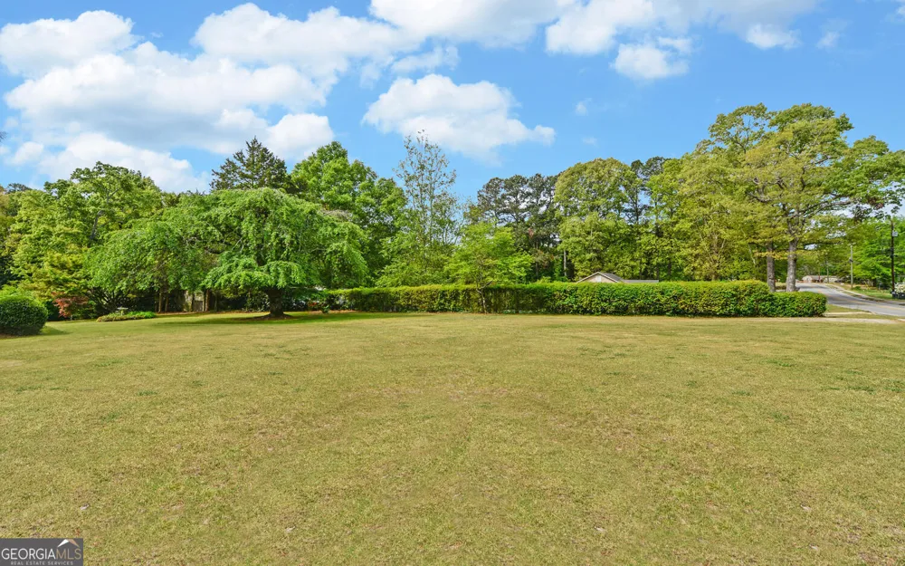 586 Collins RD Toccoa, GA 30577
