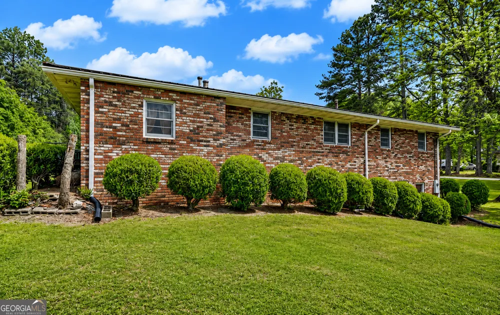 586 Collins RD Toccoa, GA 30577