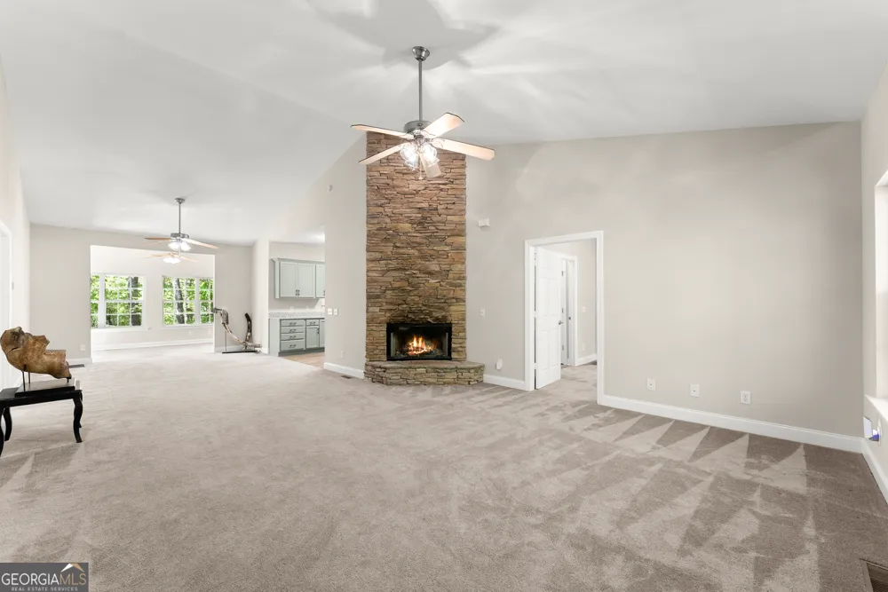 337 Spring Crest RD Cleveland, GA 30528