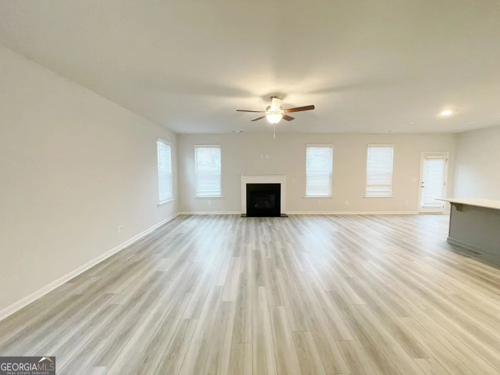 928 Yancey CT Loganville, GA 30052