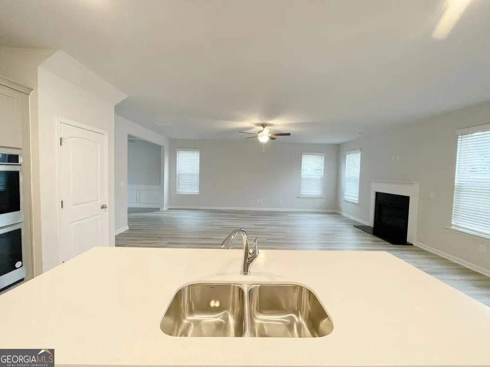 928 Yancey CT Loganville, GA 30052