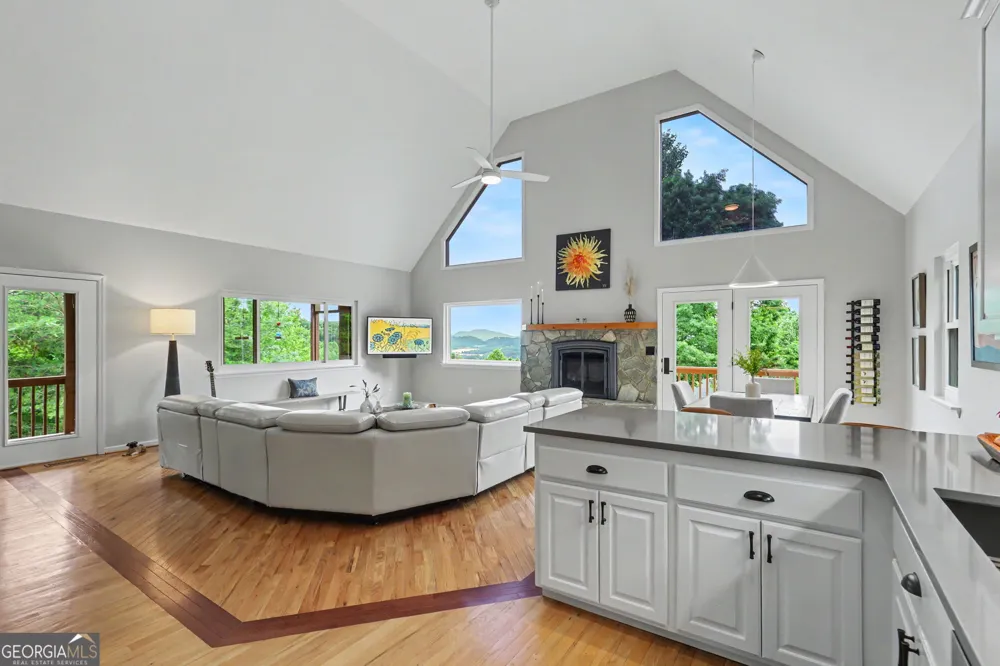 115 Dan Knob Overlook Hayesville, NC 28904