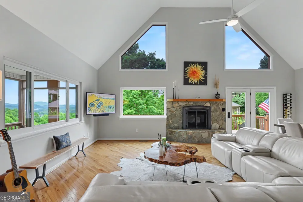 115 Dan Knob Overlook Hayesville, NC 28904