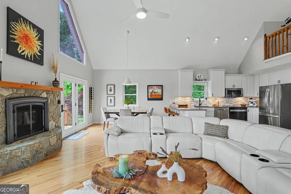 115 Dan Knob Overlook Hayesville, NC 28904