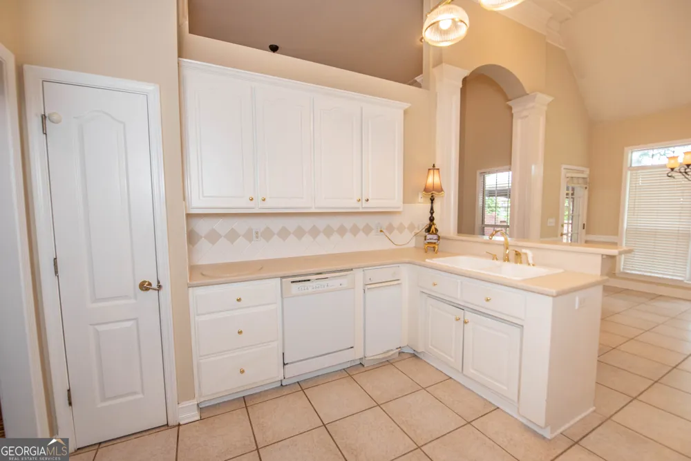 107 Arbor LN Centerville, GA 31028