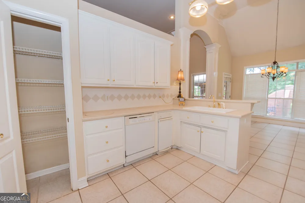 107 Arbor LN Centerville, GA 31028