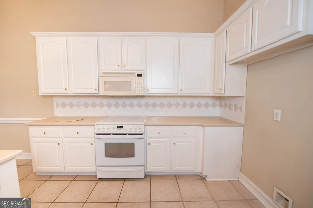 107 Arbor LN Centerville, GA 31028