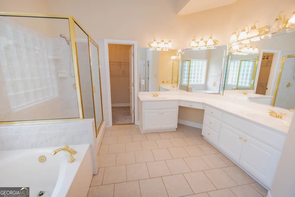 107 Arbor LN Centerville, GA 31028