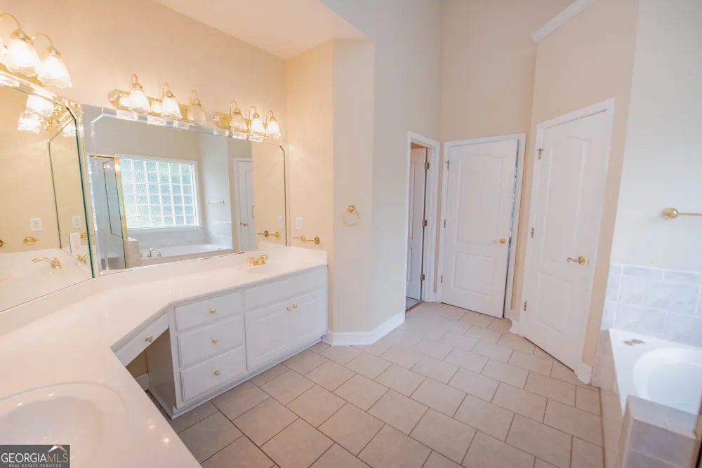107 Arbor LN Centerville, GA 31028