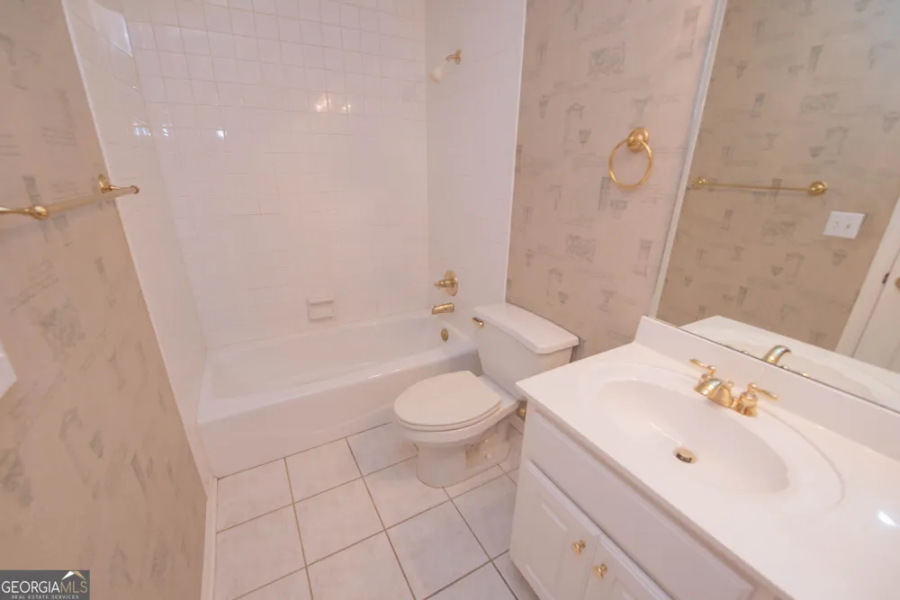 107 Arbor LN Centerville, GA 31028