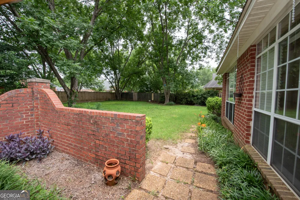 107 Arbor LN Centerville, GA 31028