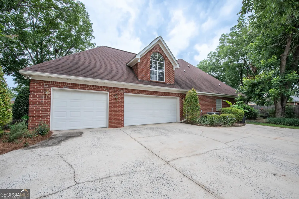 107 Arbor LN Centerville, GA 31028