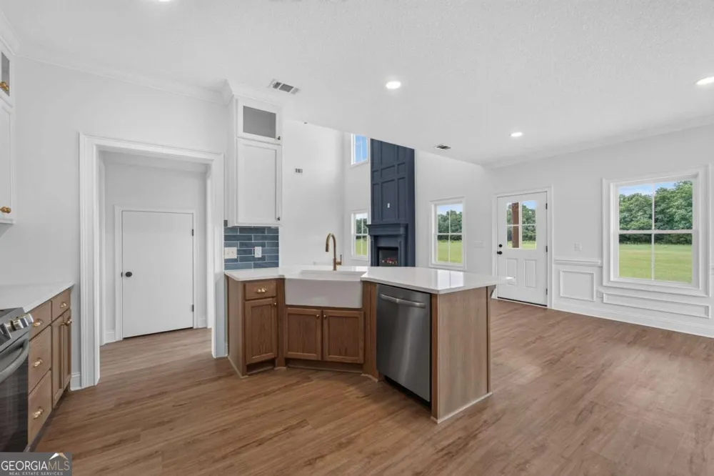 3574 Highway 121 Blackshear, GA 31516