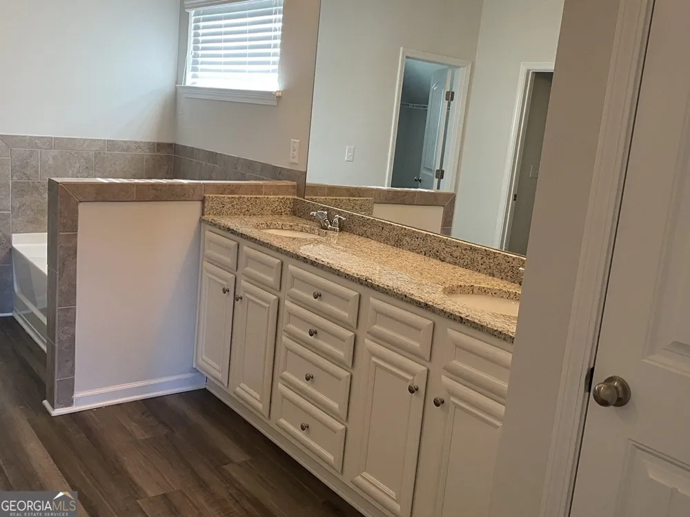 5650 Mirror Lake DR Cumming, GA 30028