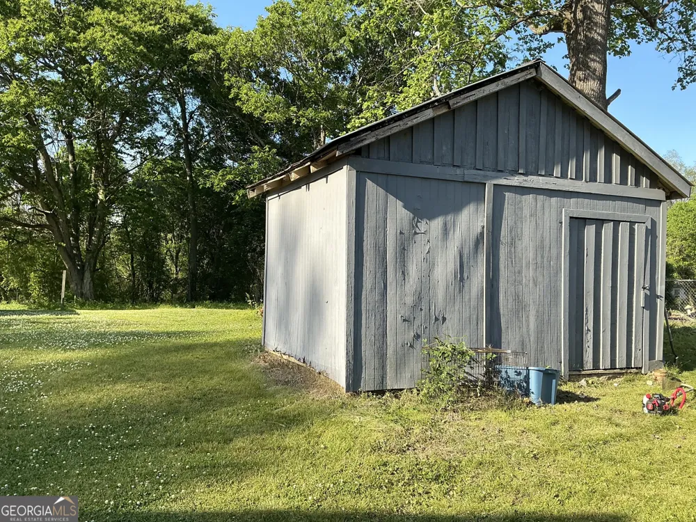 717 W 12th ST Chickamauga, GA 30707