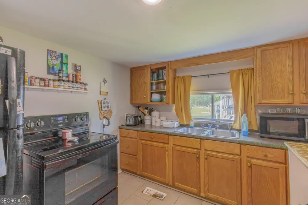 717 W 12th ST Chickamauga, GA 30707