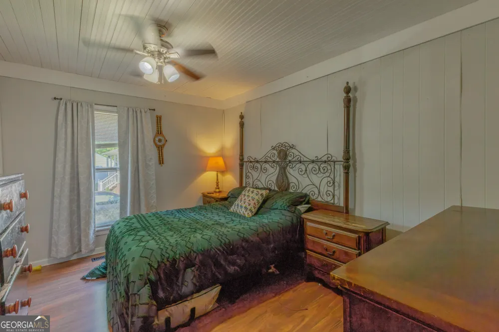717 W 12th ST Chickamauga, GA 30707