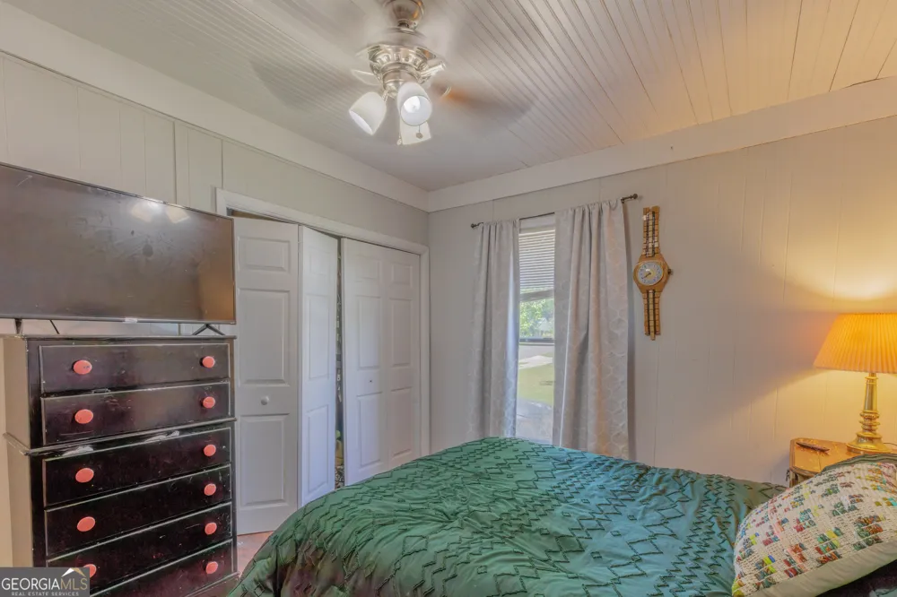 717 W 12th ST Chickamauga, GA 30707