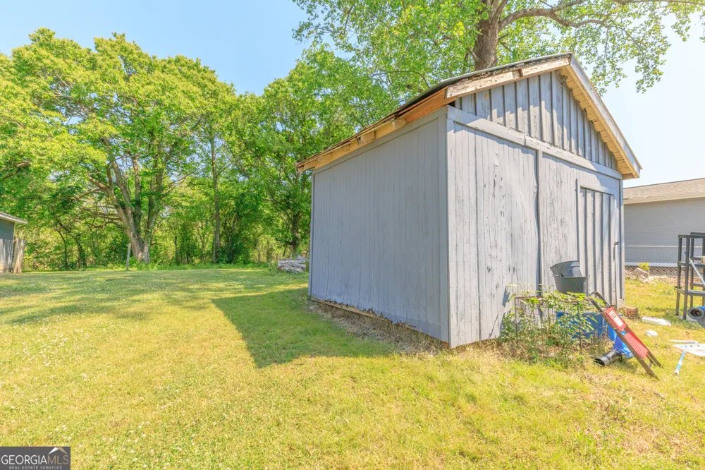 717 W 12th ST Chickamauga, GA 30707