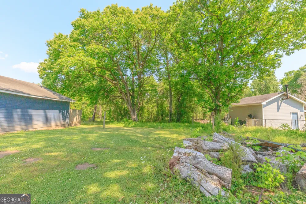 717 W 12th ST Chickamauga, GA 30707