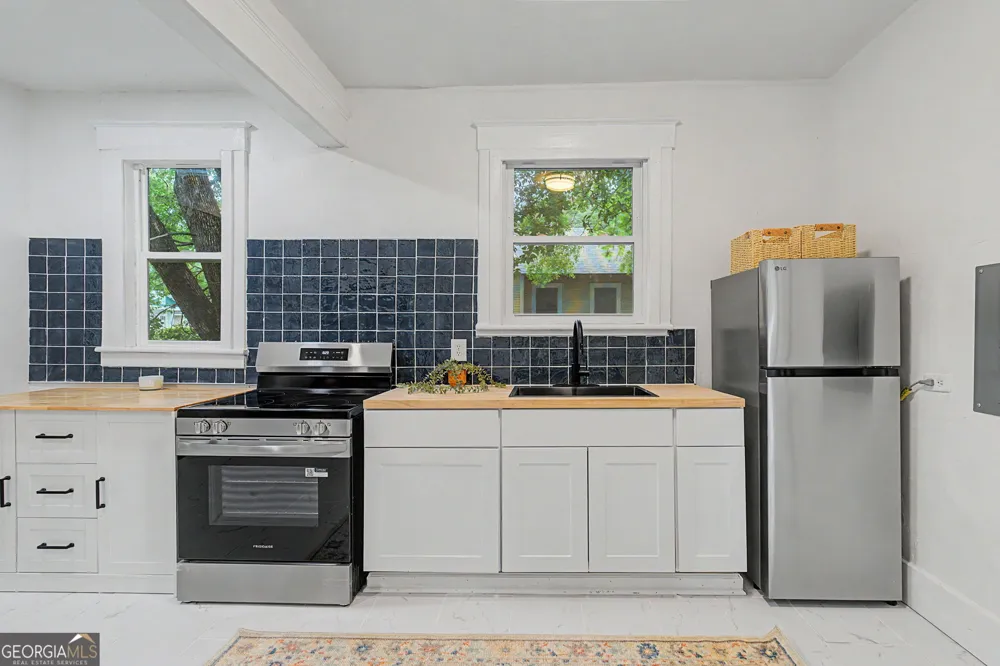 812 E 33rd ST Savannah, GA 31401