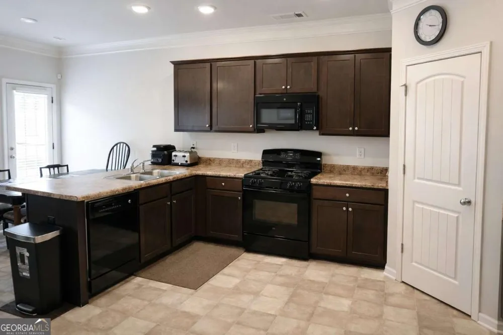 1740 Snapping CT Winder, GA 30680
