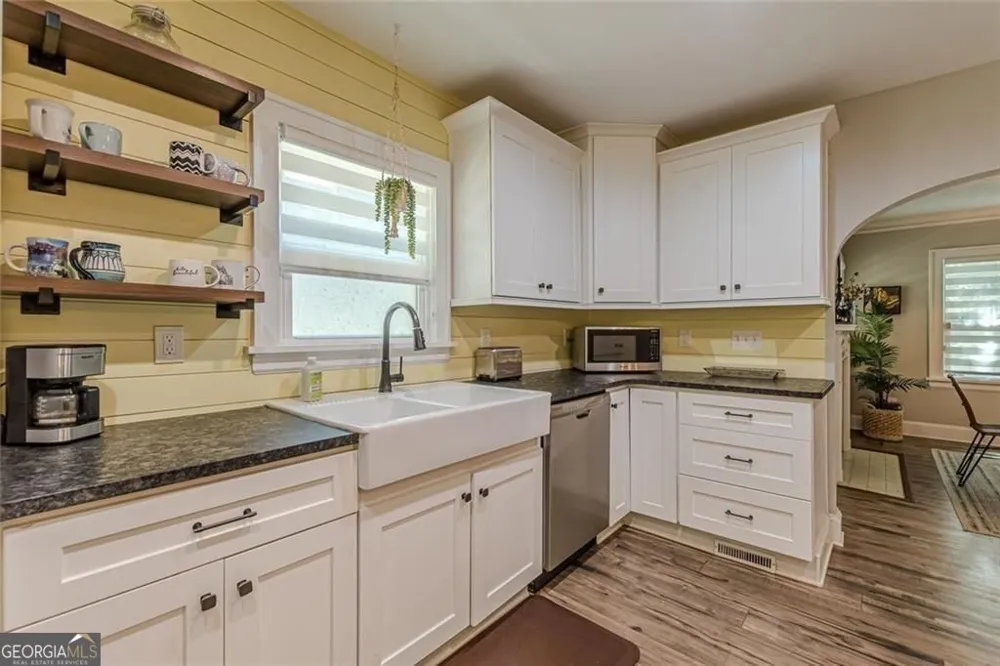 1237 Winburn DR East Point, GA 30344