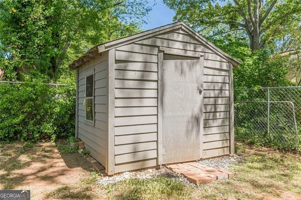 1237 Winburn DR East Point, GA 30344