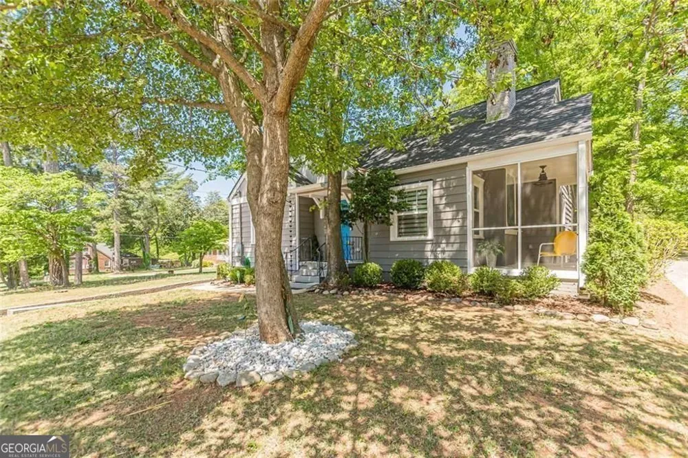 1237 Winburn DR East Point, GA 30344